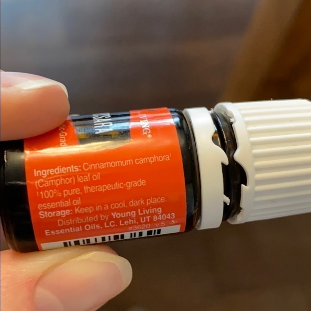 Young Living Ravintsara Essential Oil - Picture 2 of 4